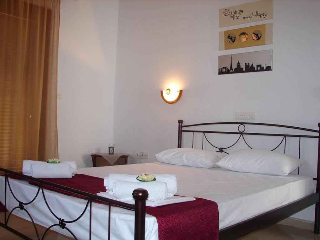 Hotel Alexandra เนอาโรดา ภายนอก รูปภาพ